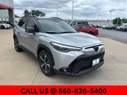 Used 2025 Toyota Corolla Cross AWD Hybrid w/ Convenience Package image 4