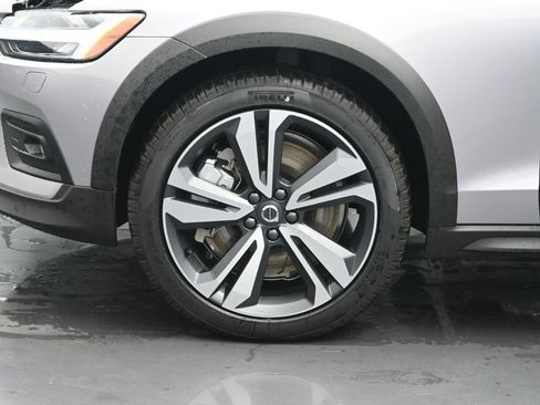 New 2026 Volvo V60 B5 Cross Country Plus w/ Climate Package image 29