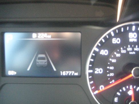 Used 2024 Kia Forte LXS w/ LXS Technology Package FWD image 23