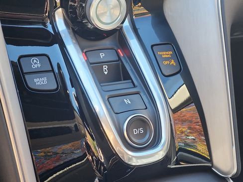 Certified 2025 Acura TLX w/ Technology Package image 15