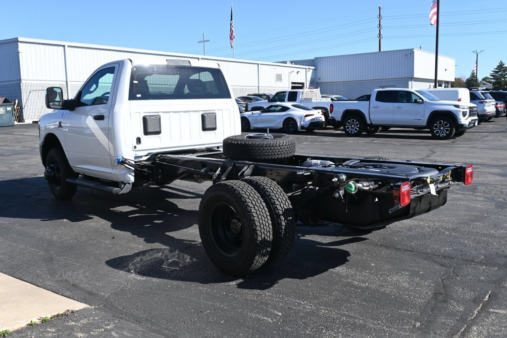 New 2027 RAM 3500 Tradesman AWD/4WD image 7