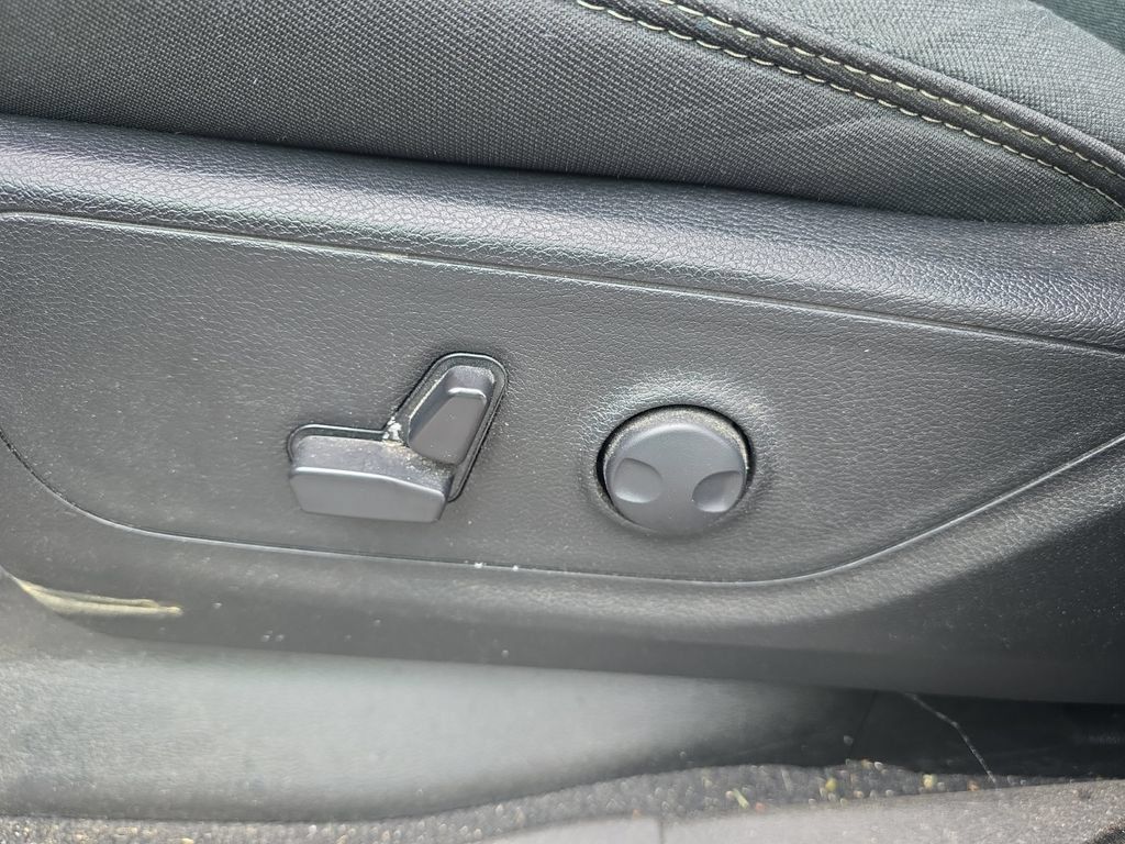 Used 2025 RAM 1500 Big Horn AWD/4WD image 13