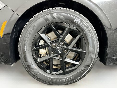 Used 2025 Kia K5 LXS image 11