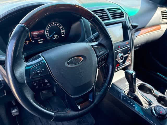 Used 2017 Ford Explorer Platinum AWD/4WD image 10