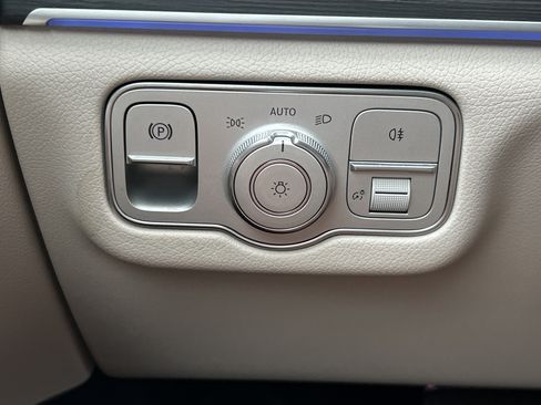 Certified 2025 Mercedes-Benz GLS 450 4MATIC image 25