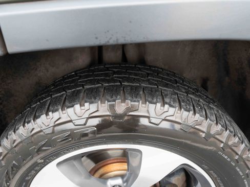 Used 2019 Jeep Cherokee Limited image 31