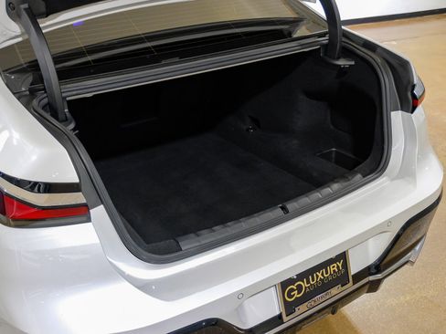 Used 2024 BMW 740i w/ Premium Package 2 image 65