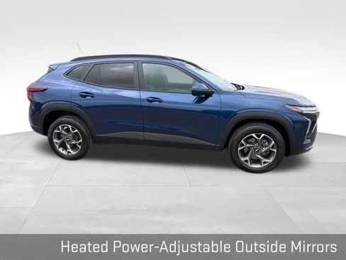 Used 2024 Chevrolet Trax LT w/ Driver Confidence Package image 19