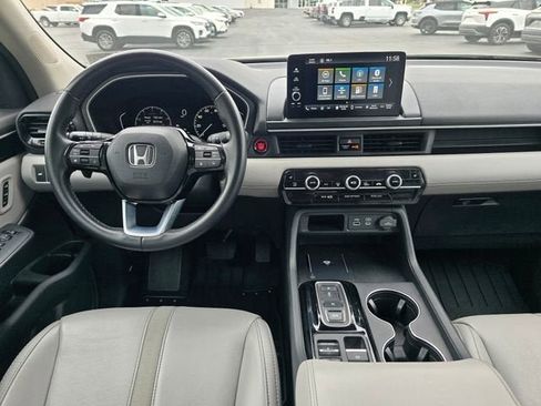 Used 2025 Honda Pilot EX-L image 19