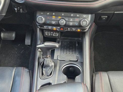 Used 2025 Dodge Durango GT image 17