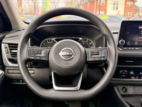 Used 2024 Nissan Rogue SV image 18