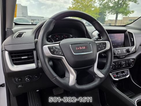 Used 2024 GMC Terrain SLT AWD/4WD image 9