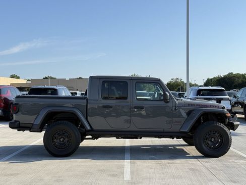 Used 2021 Jeep Gladiator Rubicon AWD/4WD image 2