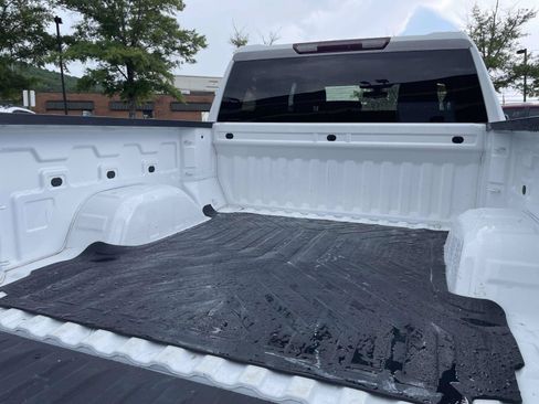 Used 2021 Chevrolet Silverado 1500 LT RWD image 29