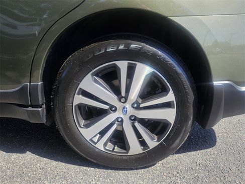 Used 2018 Subaru Outback 3.6R Limited image 11