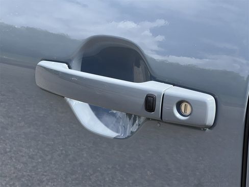 New 2025 Nissan Frontier PRO-4X w/ Pro Convenience Package image 36