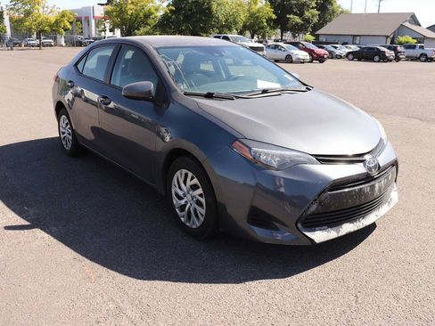 Used 2019 Toyota Corolla LE FWD image 3