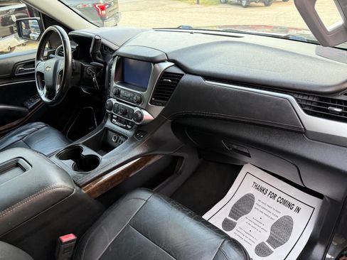 Used 2016 Chevrolet Suburban LT image 23