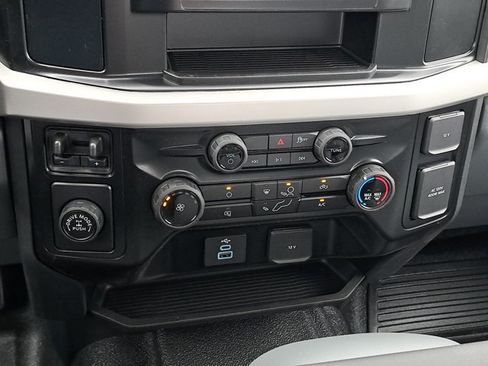 New 2026 Ford F250 XL w/ XL Driver Assist Package RWD image 31