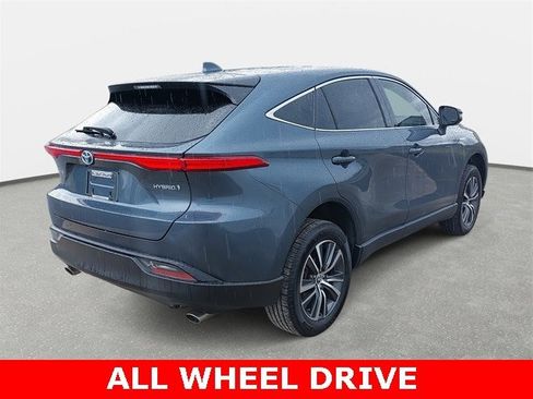 Used 2021 Toyota Venza LE image 5