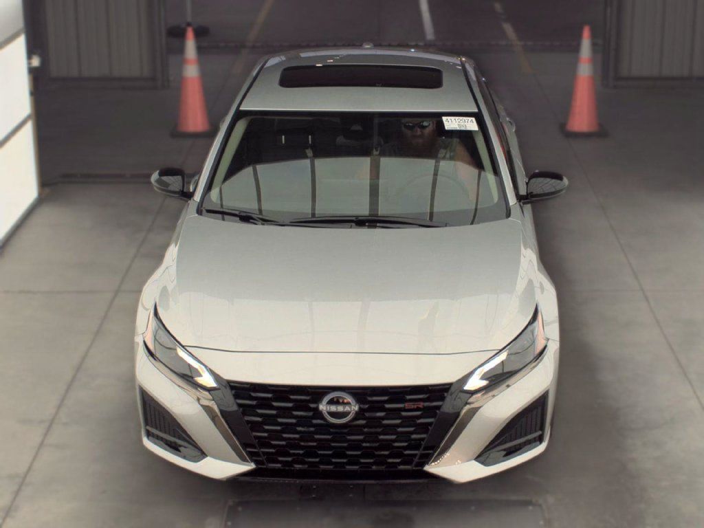 Used 2025 Nissan Altima 2.5 SR w/ SR Premium Package AWD/4WD image 1