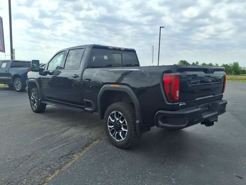 Used 2023 GMC Sierra 2500 AT4 w/ AT4 Preferred Package AWD/4WD image 3