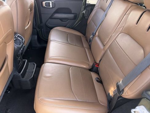 Used 2021 Jeep Wrangler Unlimited Sahara w/ Cold Weather Group AWD/4WD image 33