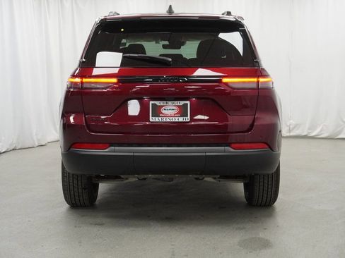 New 2026 Jeep Grand Cherokee Altitude image 10