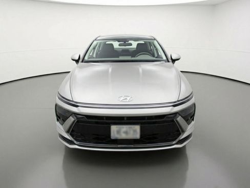 Used 2025 Hyundai Sonata SEL FWD image 2