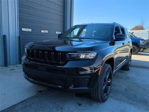 New 2025 Jeep Grand Cherokee L Altitude image 11