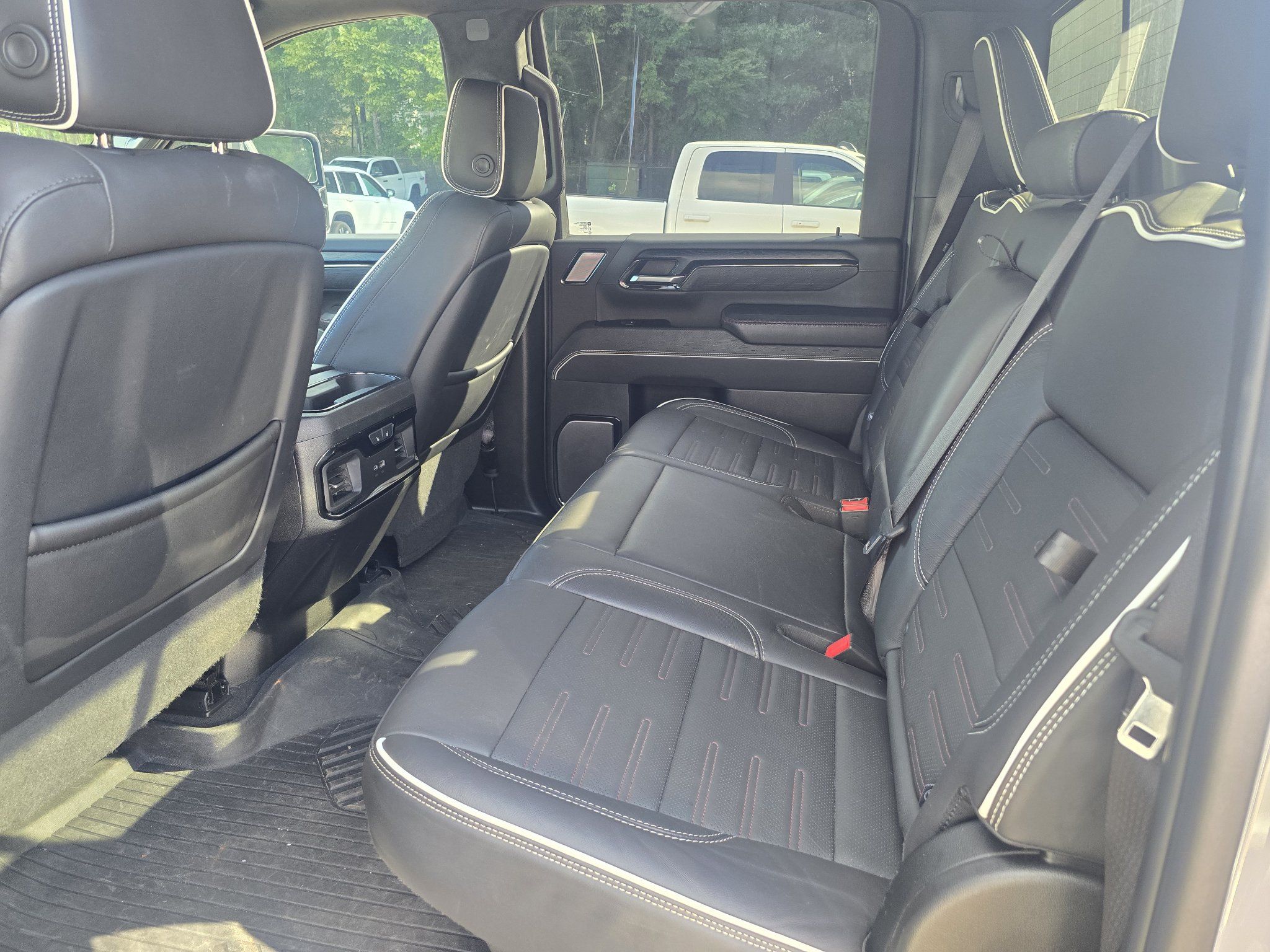Used 2024 GMC Sierra 2500 AT4X w/ AT4X AEV Edition AWD/4WD image 5