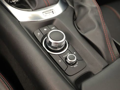 Used 2019 MAZDA MX-5 Miata Grand Touring image 27