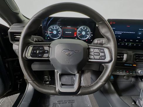 Used 2024 Ford Mustang Coupe image 18