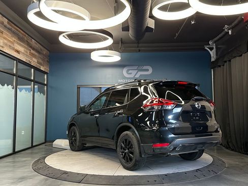 Used 2018 Nissan Rogue SV w/ Premium Package AWD/4WD image 5