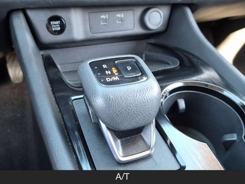 Certified 2025 Nissan Rogue SV FWD image 20