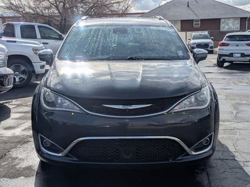 Used 2020 Chrysler Pacifica Limited image 9