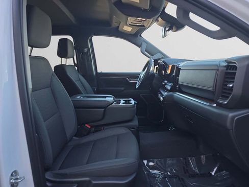 Used 2023 GMC Sierra 1500 SLE image 16