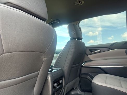 Used 2026 Chevrolet Traverse LT w/ Driver Confidence Package FWD image 38