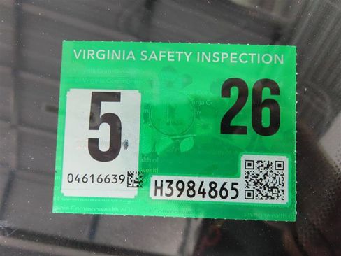 Used 2023 Genesis G70 2.0T image 38