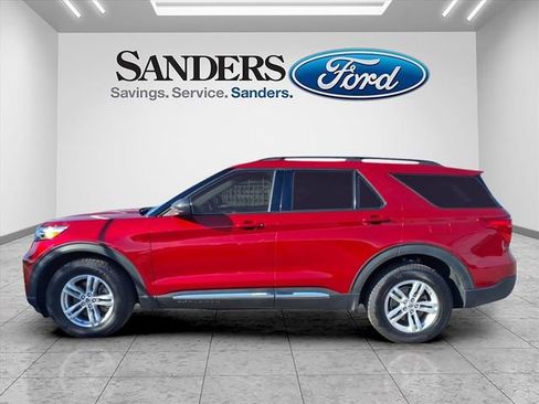 Used 2022 Ford Explorer XLT image 5