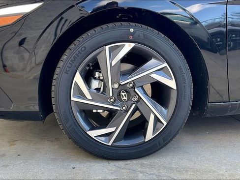 New 2025 Hyundai Elantra Sport image 11