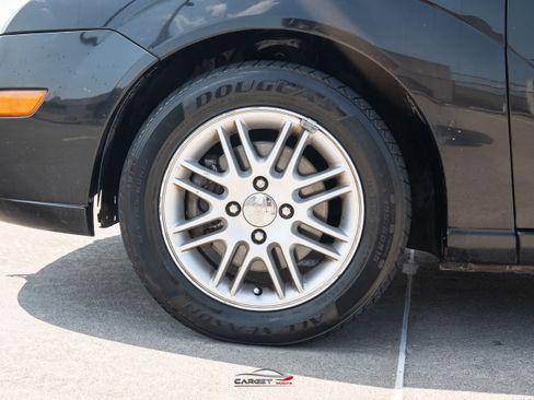 Used 2005 Ford Focus S FWD image 8