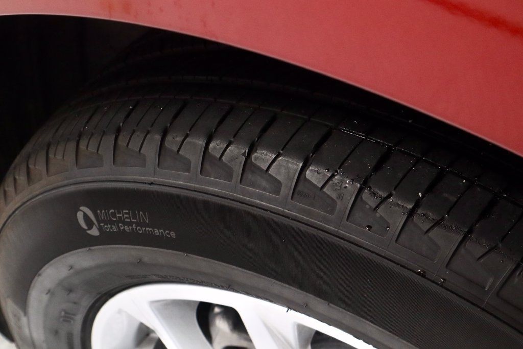 Used 2024 Chevrolet Equinox LT w/ LPO, Floor Liner Package FWD image 19