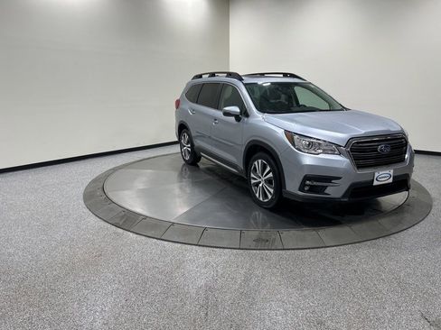 Used 2022 Subaru Ascent Limited w/ Technology Package image 4