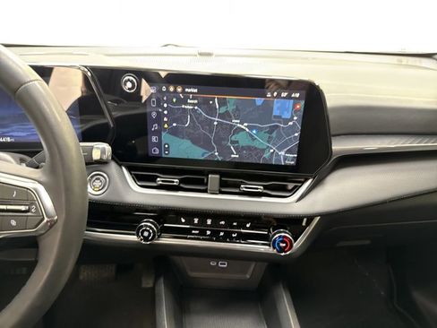 Used 2026 Chevrolet Equinox LT image 24