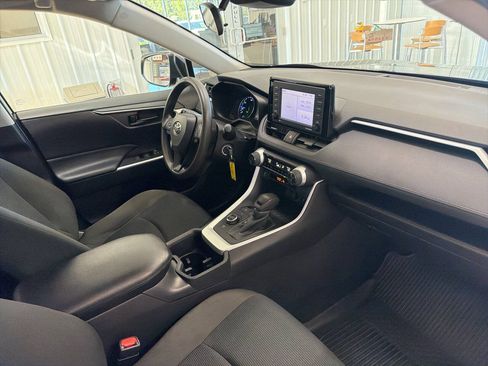 Used 2022 Toyota RAV4 LE AWD/4WD image 25