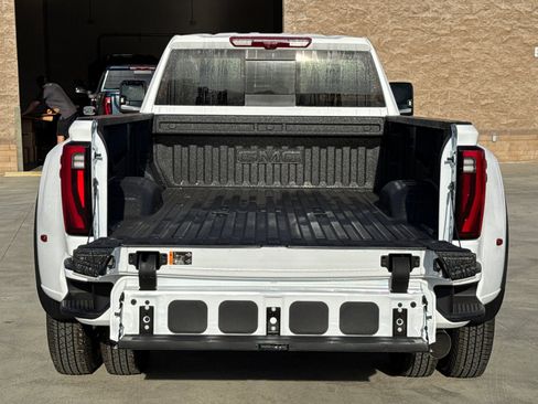 New 2026 GMC Sierra 3500 Denali Ultimate w/ LPO, Black Badging Package image 9