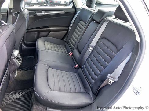Used 2014 Ford Fusion SE FWD image 10