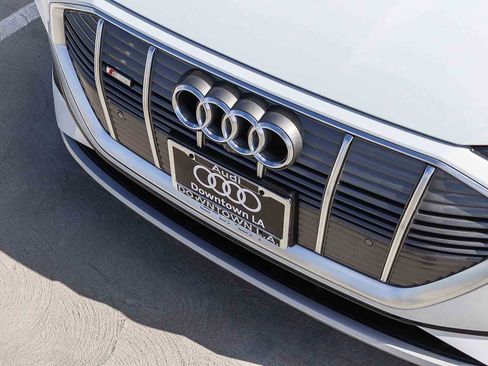Used 2023 Audi e-tron Premium Plus w/ Premium Plus Package AWD/4WD image 8