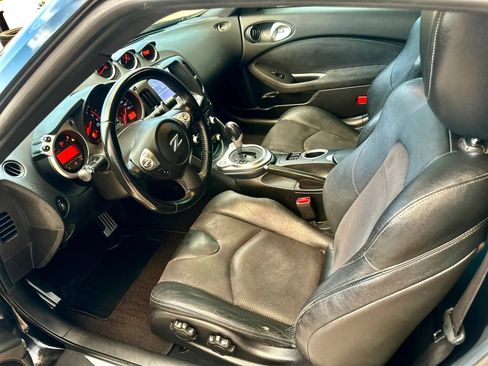 Used 2016 Nissan 370Z Touring RWD image 11